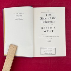 Vintage 1963 The Shoes Of The Fisherman Morris West Hardcover Book – Discard