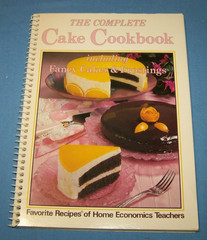 Vtg Set Of 4 CookBook Collectibles. Favorite Recipes Press 1985