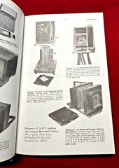 Blue Book Illustrated Price Guide to Collectible and Useable Cameras 2nd Mast Ed