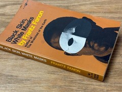 BLACK SKIN, WHITE MASKS by Frantz Fanon – 1st/2nd PB 1968 – Grove Black Cat