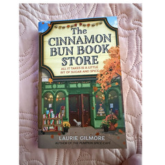Laurie Gilmore Paperback Romance: The Cinnamon Bun Book Store Dream Harbor NEW