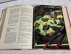 Vintage “The Good Housekeeping Cookbook’ 1973 Hardcover, 800 Pages