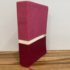 NIV Real-Life Devotional Bible for Women, Compact: Insights for Everyday Life