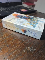 Fool’s Fate : The Tawny Man Trilogy Book III, Robin Hobb, 2004, Mass Market