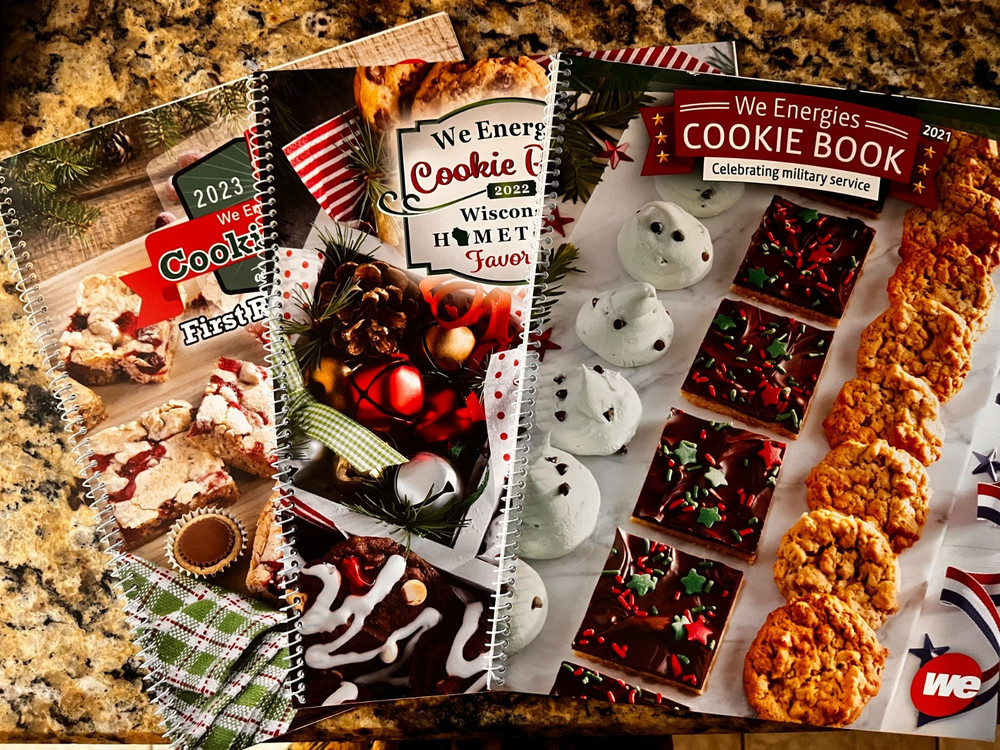 Lot of 3: 2021 2022 2023 Wisconsin Electric WE Energies Christmas Cookie Books