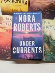 Nora Roberts Book Lot 5 Paperbacks Face The Fire , Heaven And Earth