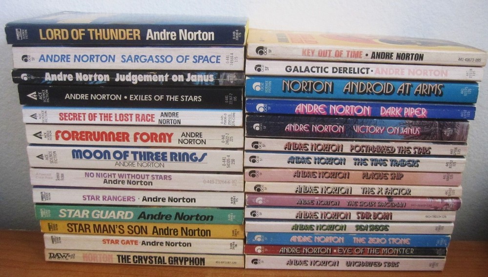 LOT OF 28 ANDREW NORTON VINTAGE SCIENCE-FICTION PB BOOKS 1960s, 70s, 80s