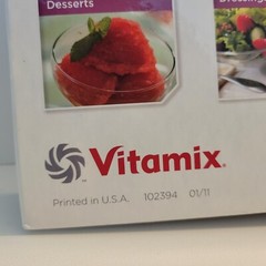 Vitamix Whole Foods 3-Ring Binder 2011 Recipe Cookbook – Very Good Condition