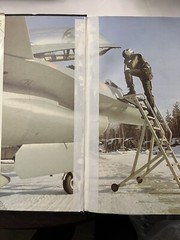 The Great Book Of Modern Warplanes – Large Hardcover Book- 1987- 648 pages