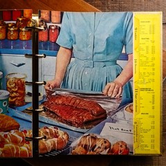 VTG 1965 Better Homes & Gardens New Cook Book Gold Souvenir Binder Edition EXC