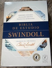 Biblia de Estudio Swindoll NTV: tapa dura con indice