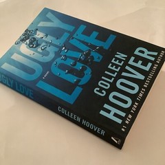 Ugly Love: A Novel Hoover, Colleen Paperback