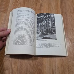 Museums in New York Fred W. McDarrah Book VTG Dutton 1967 NYC NY Reference Guide