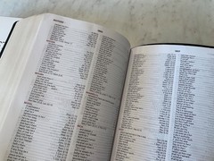 KJV Word Study Reference Bible Comfort Print Black Leather-Soft