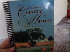 AmishCookbook Heritage Country Harvest 348 pages Easy Recipies