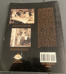 HALLOWEEN COLLECTIBLES – A PRICE GUIDE. DAN & PAULINE CAMPANELLI 1995