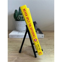 Never Split the Difference Chris Voss Paperback Negotiation Business Book